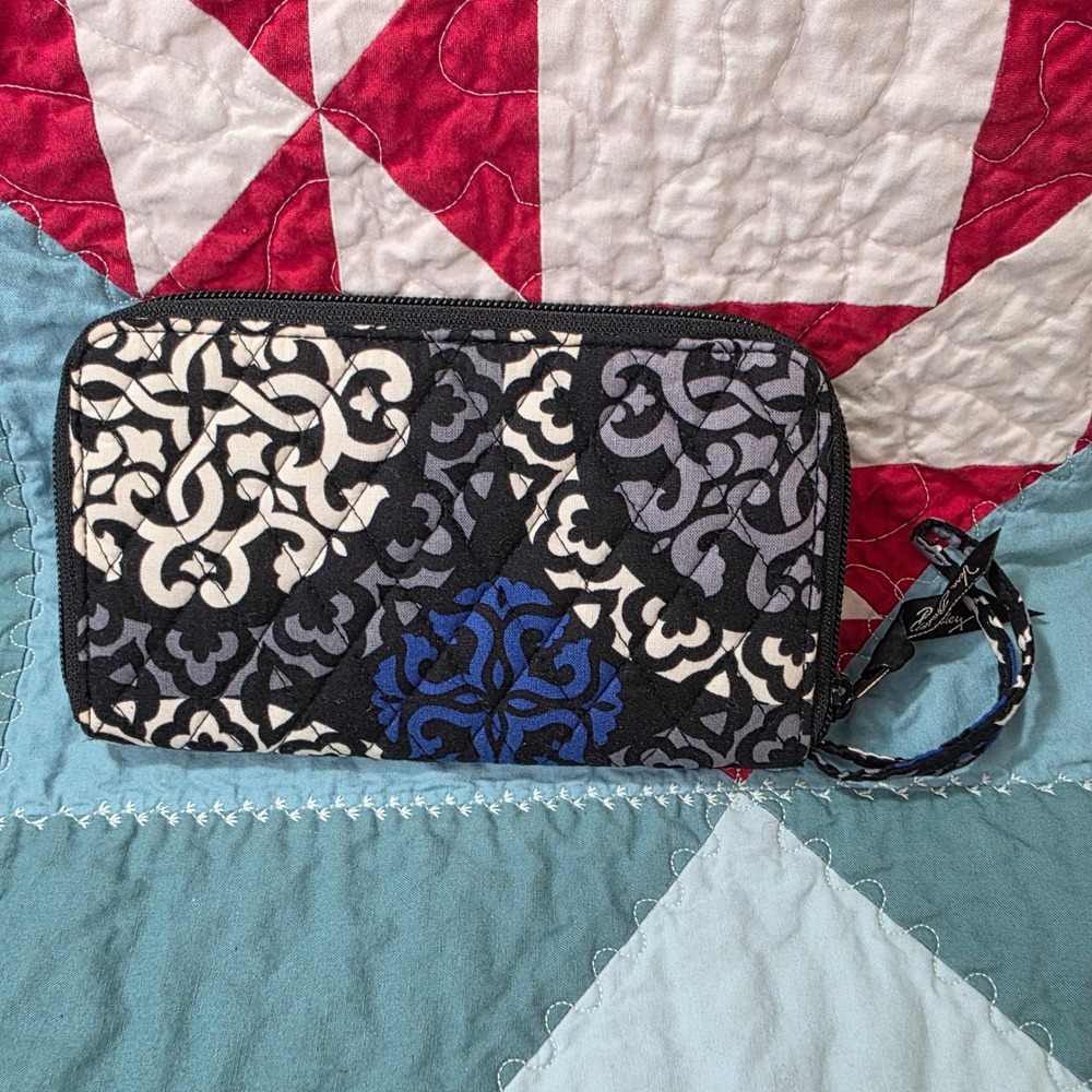 Vera Bradley Blue Bayou Zip Around Wallet Quilted Cotton Black Blue White